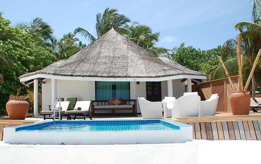 Отель Kihaad Maldives. Вилла Waterfront Beach Villa with private pool.