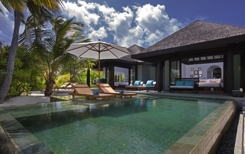 Отель Anantara Kihavah Villas. Family Beach Pool Villa.