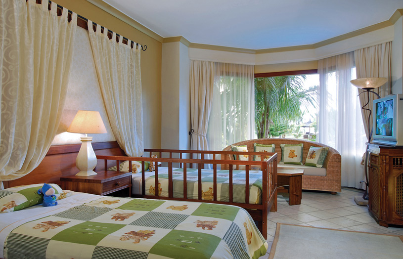 Отель Beachcomber Dinarobin Hotel Golf & Spa. Family Suite