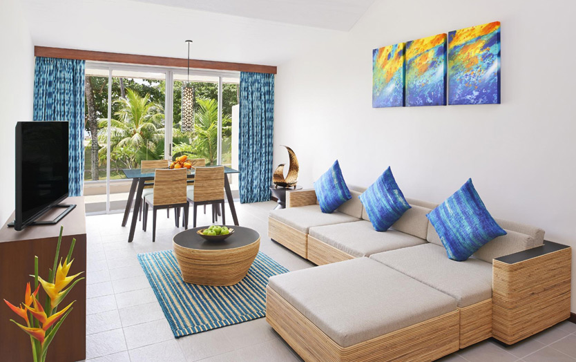 Seychelles Barbarons Resort - Avani Ocean View Suite, гостиная