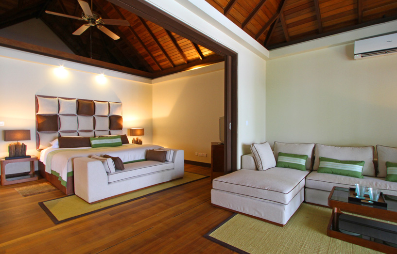 Отель Kurumba Maldives. Private Villa with Jacuzzi.