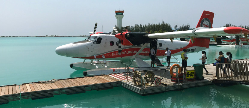 Посадка в гидросамолет на Мальдивах