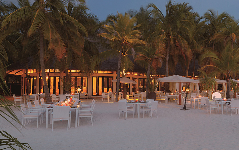 Отель Kihaad Maldives. Ресторан Hanifaru Bay.