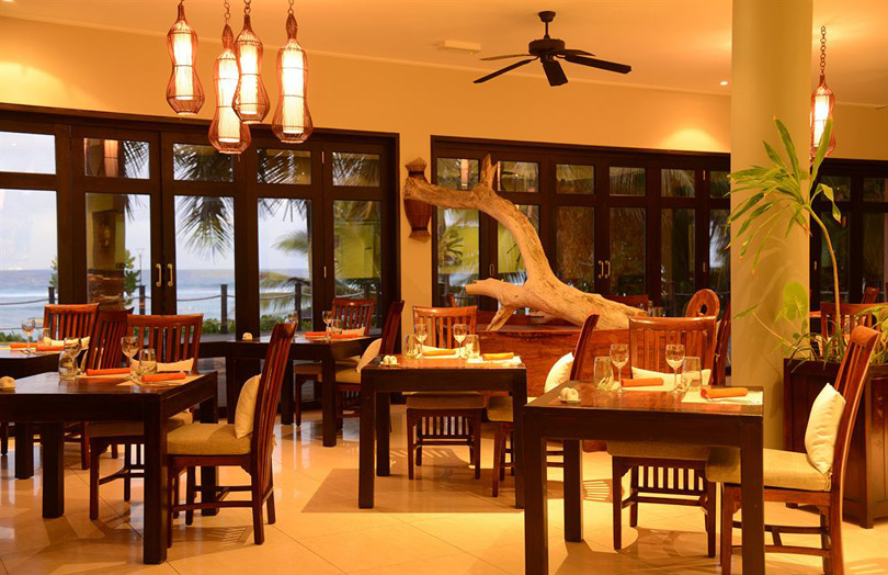 Фото отеля DoubleTree by Hilton Seychelles Allamanda Resort & Spa - ресторан Les Palms