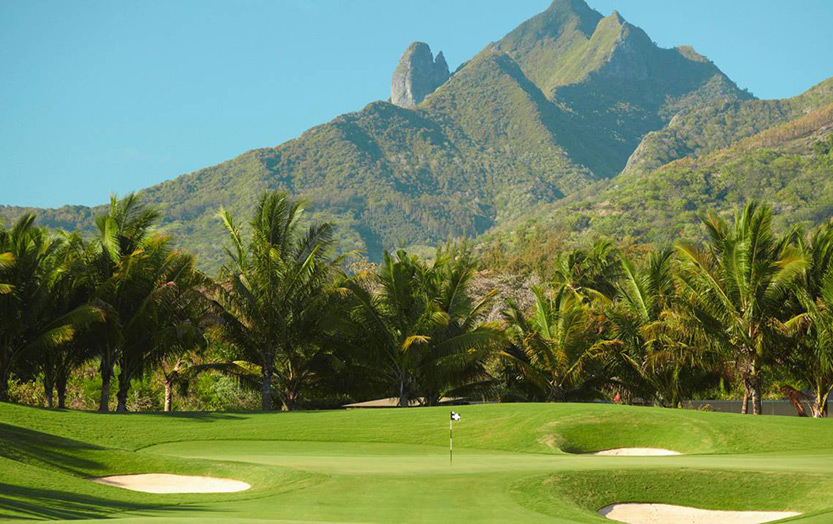  Поля для гольфа в отеле Four Seasons Mauritius 