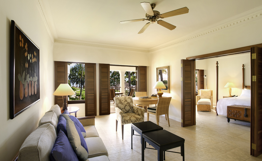 Отель Hilton Mauritius Resort & Spa. Фото номера категории Deluxe Suite.