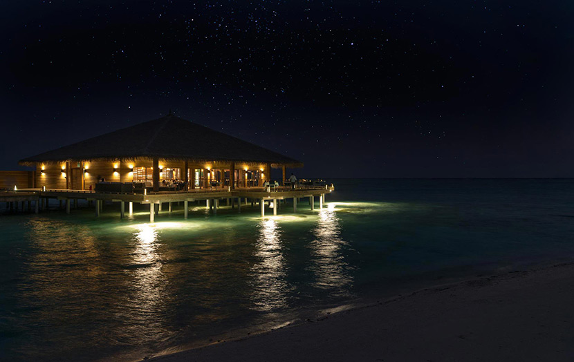 Отель Cocoon Maldives, ресторан Lagoon