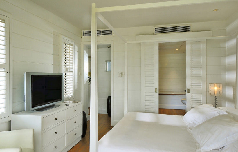 Отель Beachcomber Le Mauricia. Honeymoon Suite