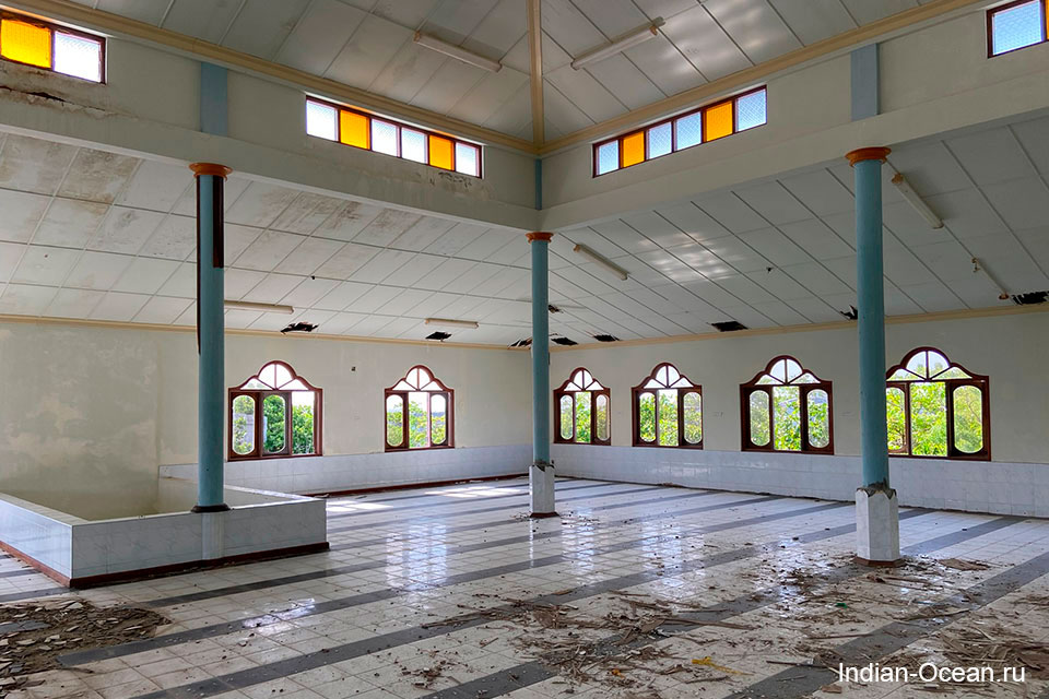 Заброшенный остров на Мальдивах, мечеть 