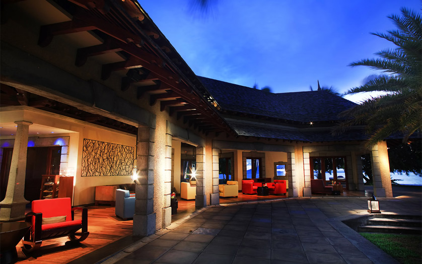 Отель Maradiva Villas Resort & Spa - The Breakers Lounge Bar