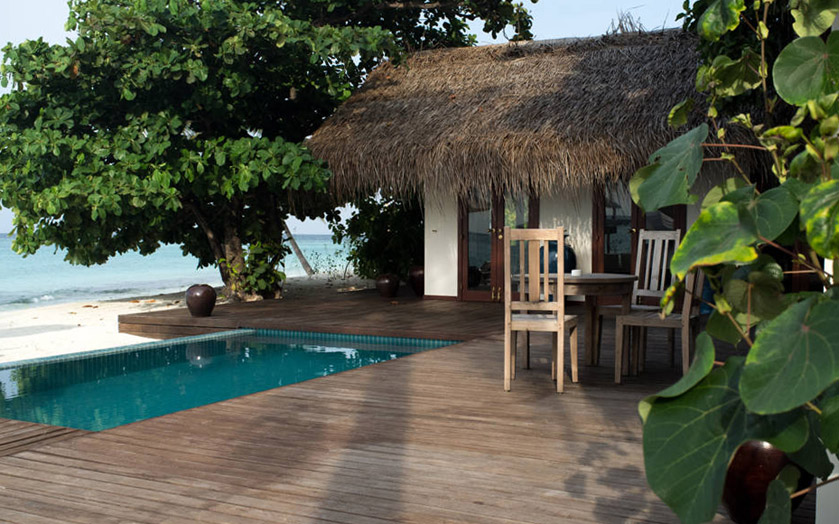 Отель Loama Resort Maldives at Maamigili. Фото Beach Pool Suite.