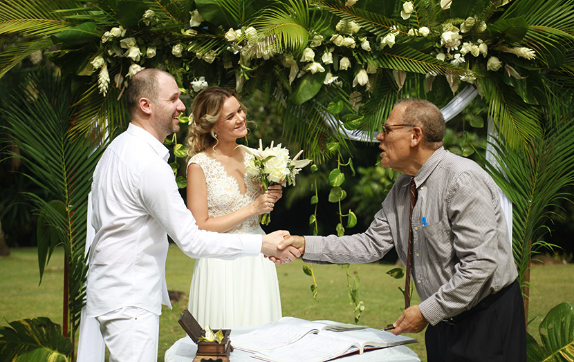  Поздравления от регистратора свадьба Сейшелы Ботанический сад