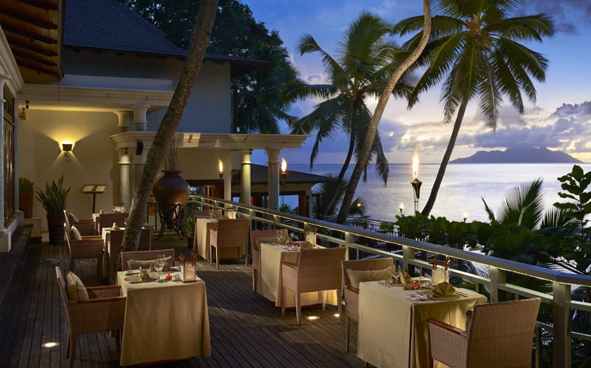 Фото отеля Hilton Seychelles Northolme Resort - ресторан Les Cocotiers.